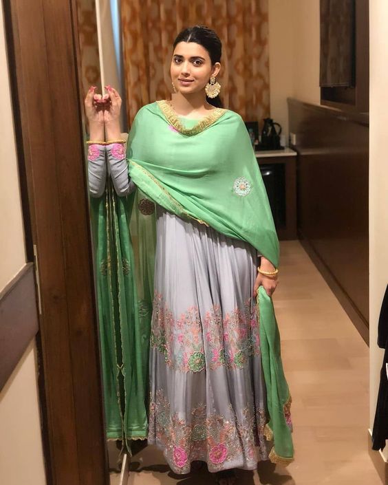 Latest 100 Punjabi Fashion Ideas - ਮੁਟਿਆਰ - Best Bollywood Dress ...