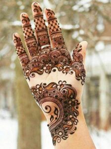 Mehndi Design on the Front finger