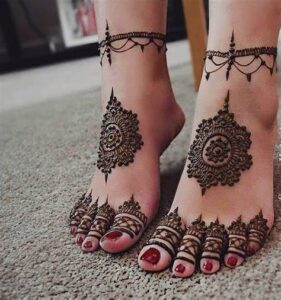 Mehndi For Feet Simple Circular Pattern