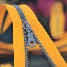 Molded plastic zipper