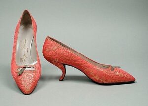 Comma's Heels