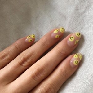 Smiley short nail design