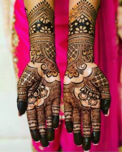 Mehndi with a Lotus Motif