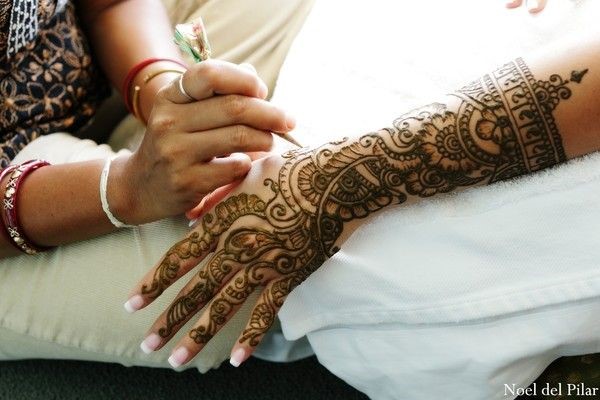 stylish Mehandi look for a bride