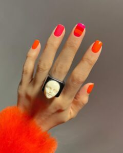 Minimalist Nail Art for the summer of 2022