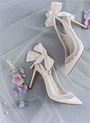 15 Beautiful Pearl Wedding Shoes We Love