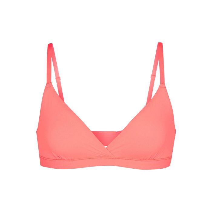 Push-up bra and SKIMS Fits Everyone T-shirt